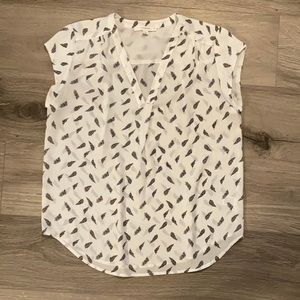 EUC Fun2fun white feather blouse